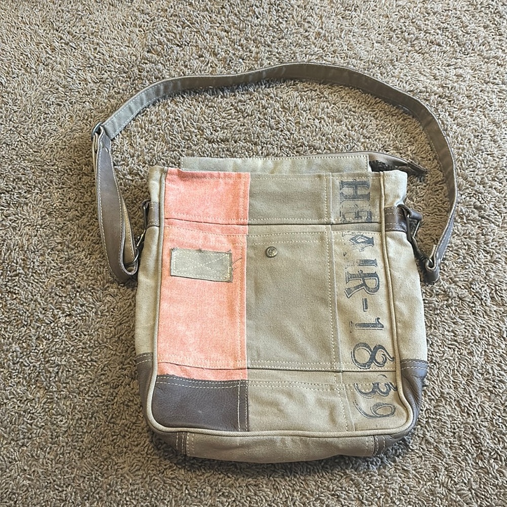 NWOT MYRA bag.